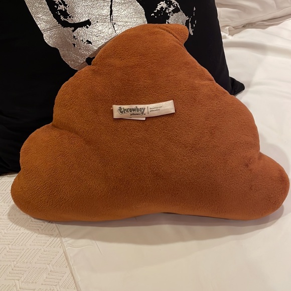 Poop emoji pillow - Picture 2 of 3